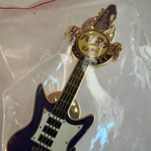 Hard Rock Cafe Singapore, Guitar Pin Collectable